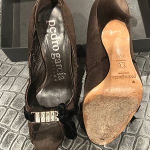 Classy dress shoes slightly worn .